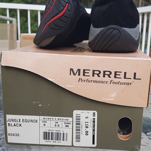 Merrell NIB size 6 Black slip on shoe - Picture 2 of 5